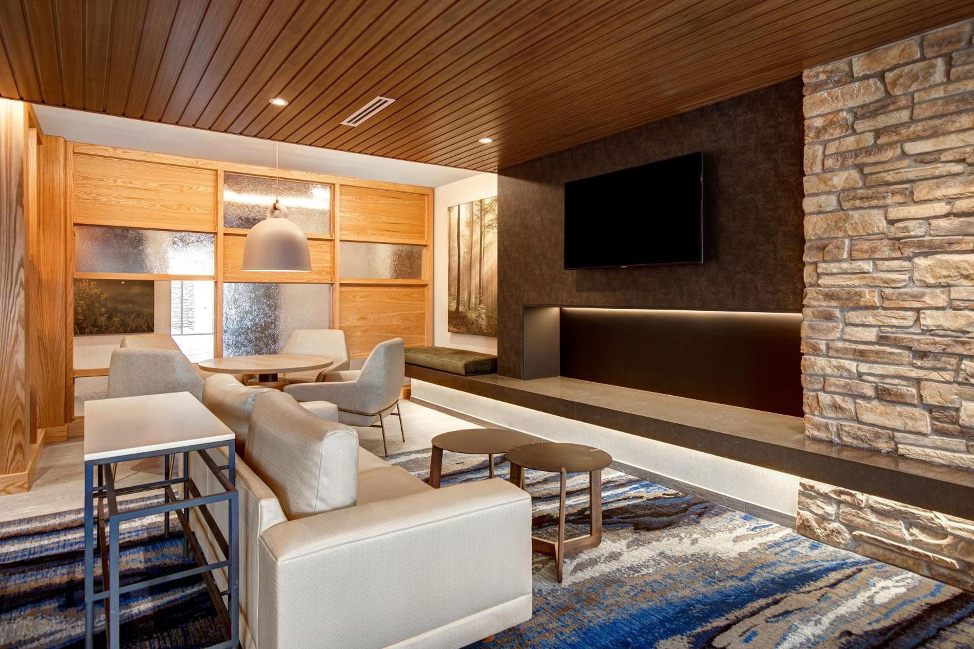 Hotel Fairfield By Marriott & 3*