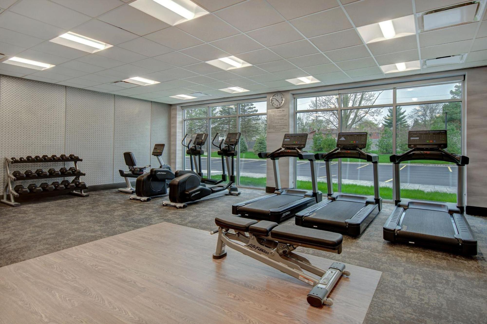 Fairfield By Marriott & 3*